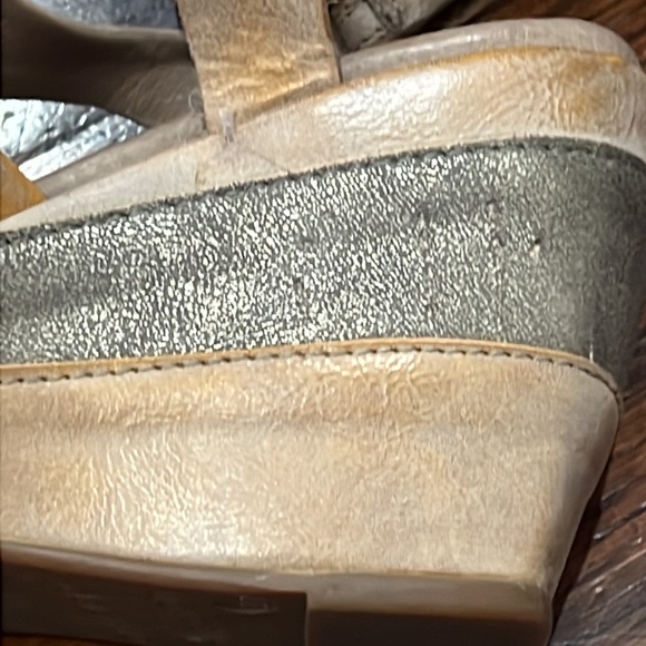 Women’s ANTELOPE 3 1/2” wedge Leather Sandal size 37 Tan/Gold - Picture 6 of 6